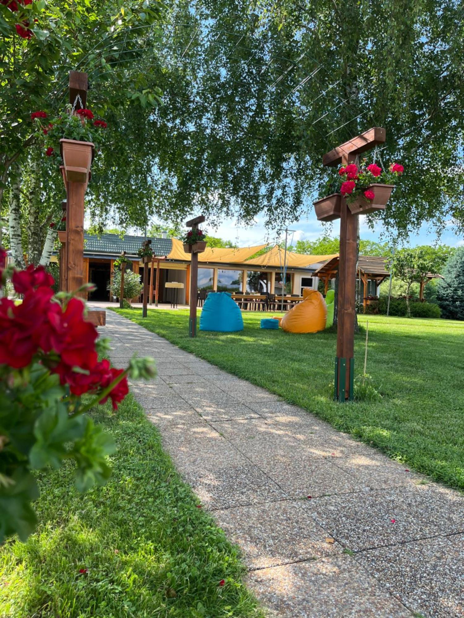 Volcz Csaladi Birtok Guest house Ajka